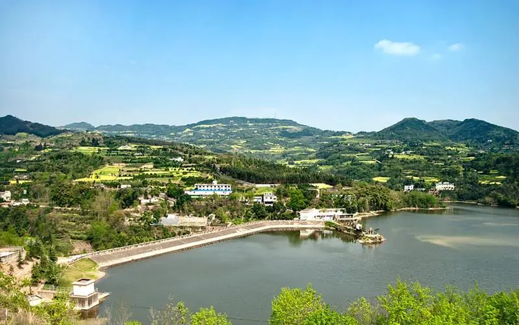 A scenic view of Dandong Dongshan Dashigai Mu