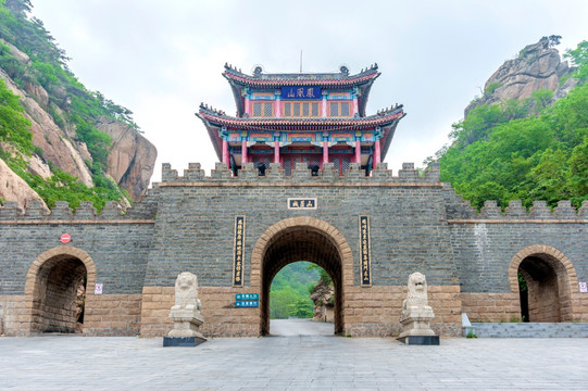 A scenic view of Dandong Fenghuangshan Shancheng