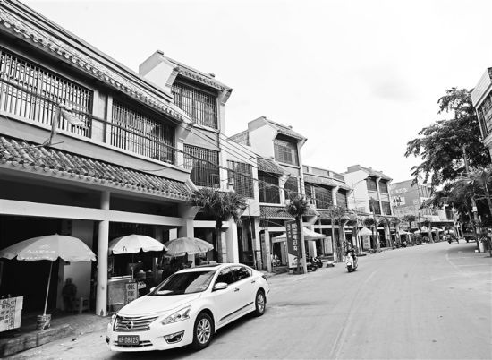 A Journey Through Danzhou Gucheng: Culture, Cuisine, and Scenic Wonders