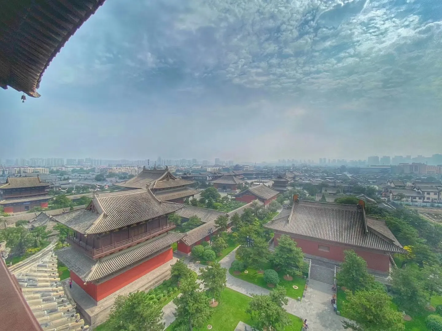 A scenic view of Datong Huayan Temple