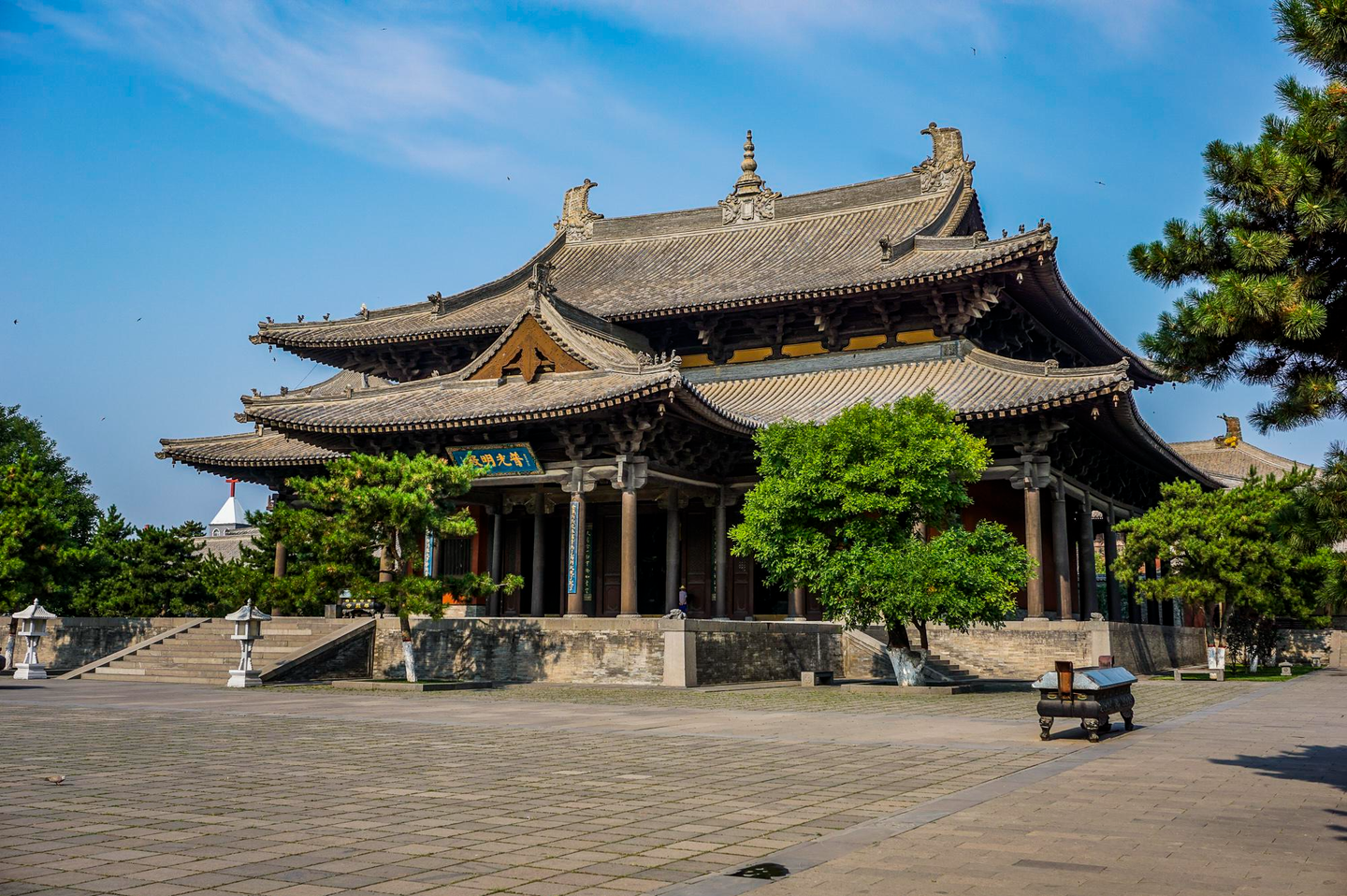 A scenic view of Datong Huayan Temple