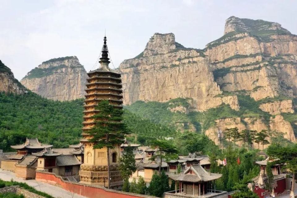 A scenic view of Datong Jue Shan Temple Pagoda
