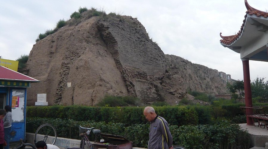 A scenic view of Datong Pingcheng Ruins