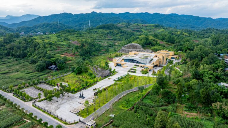 Experience the Allure of Dazhou: A Guide to Luojiaba Yizhi’s Wonders
