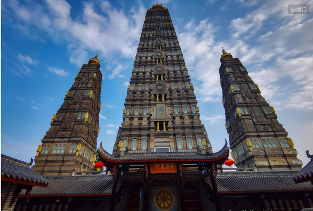 A scenic view of Deyang Longhu Shelita