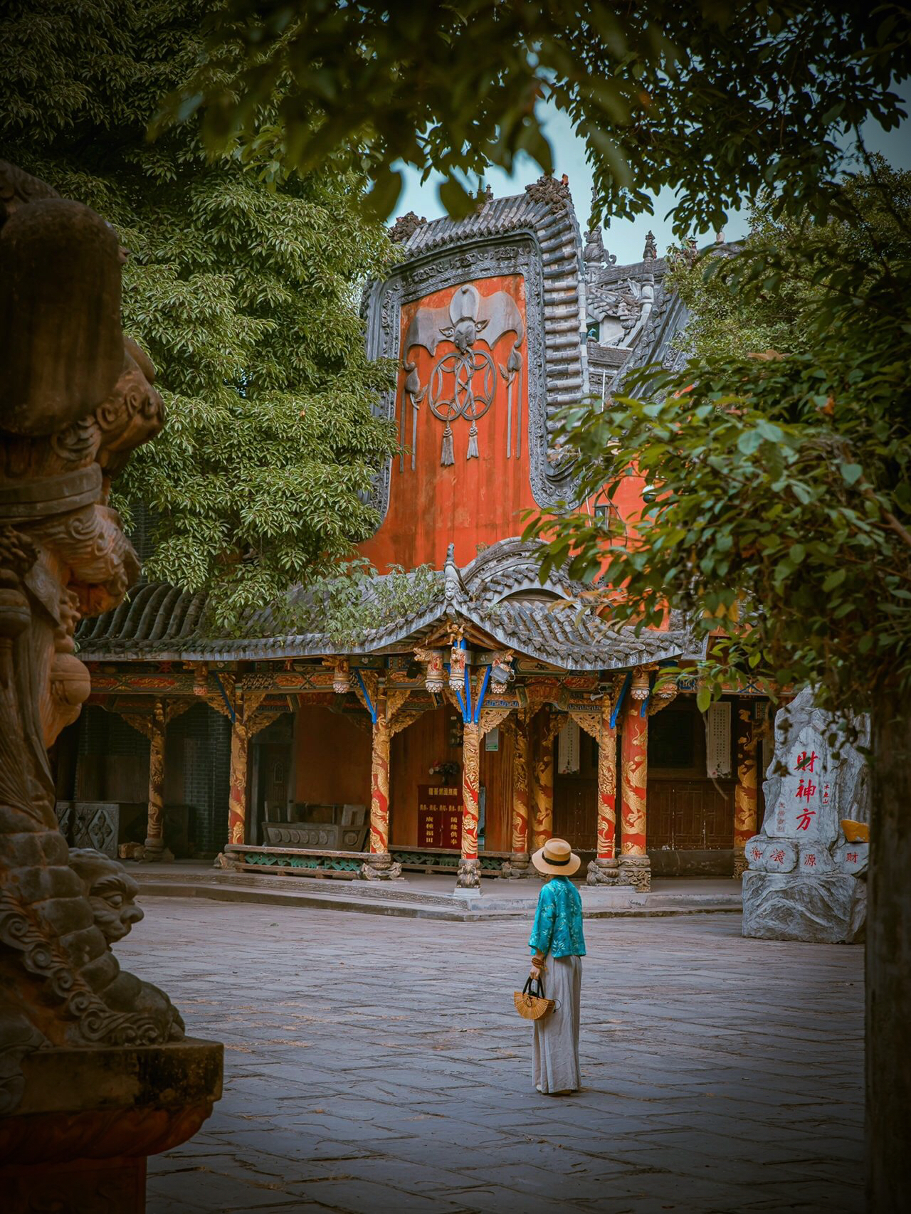 A scenic view of Deyang Longjusi Zhongdian