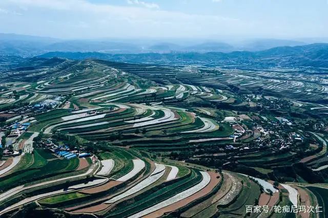 A scenic view of Dingxi Bangluozhen Huiyi Jiuzhi