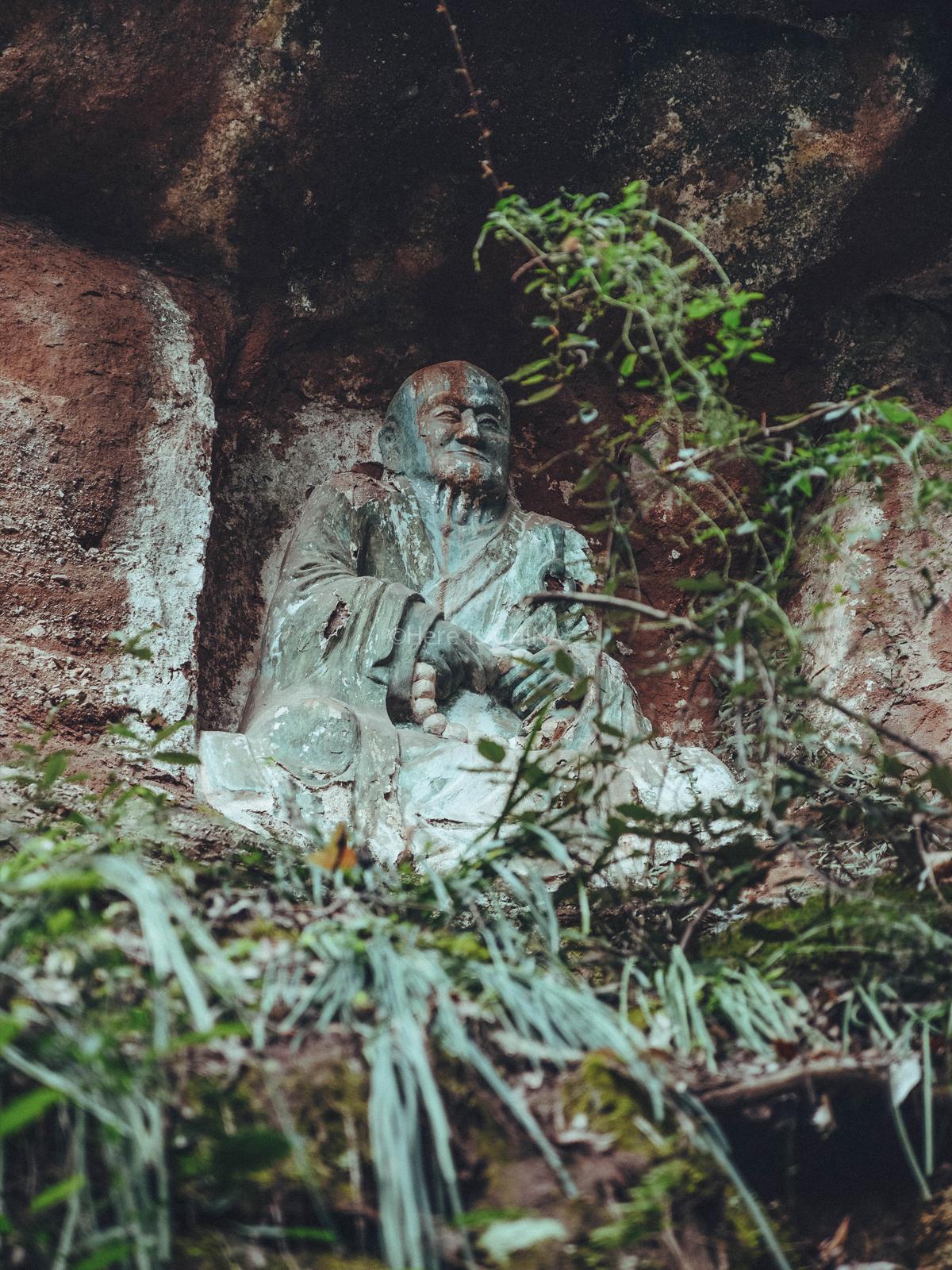 A scenic view of Ganzhou Tongtianyan Shiku