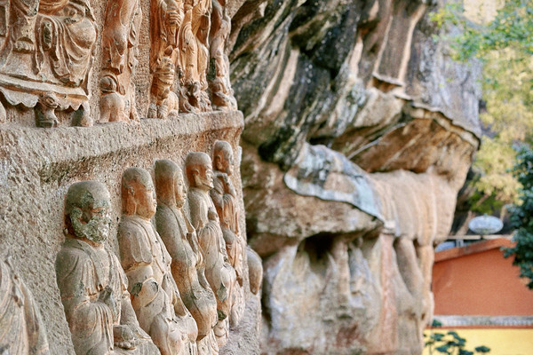 A scenic view of Ganzhou Tongtianyan Shiku
