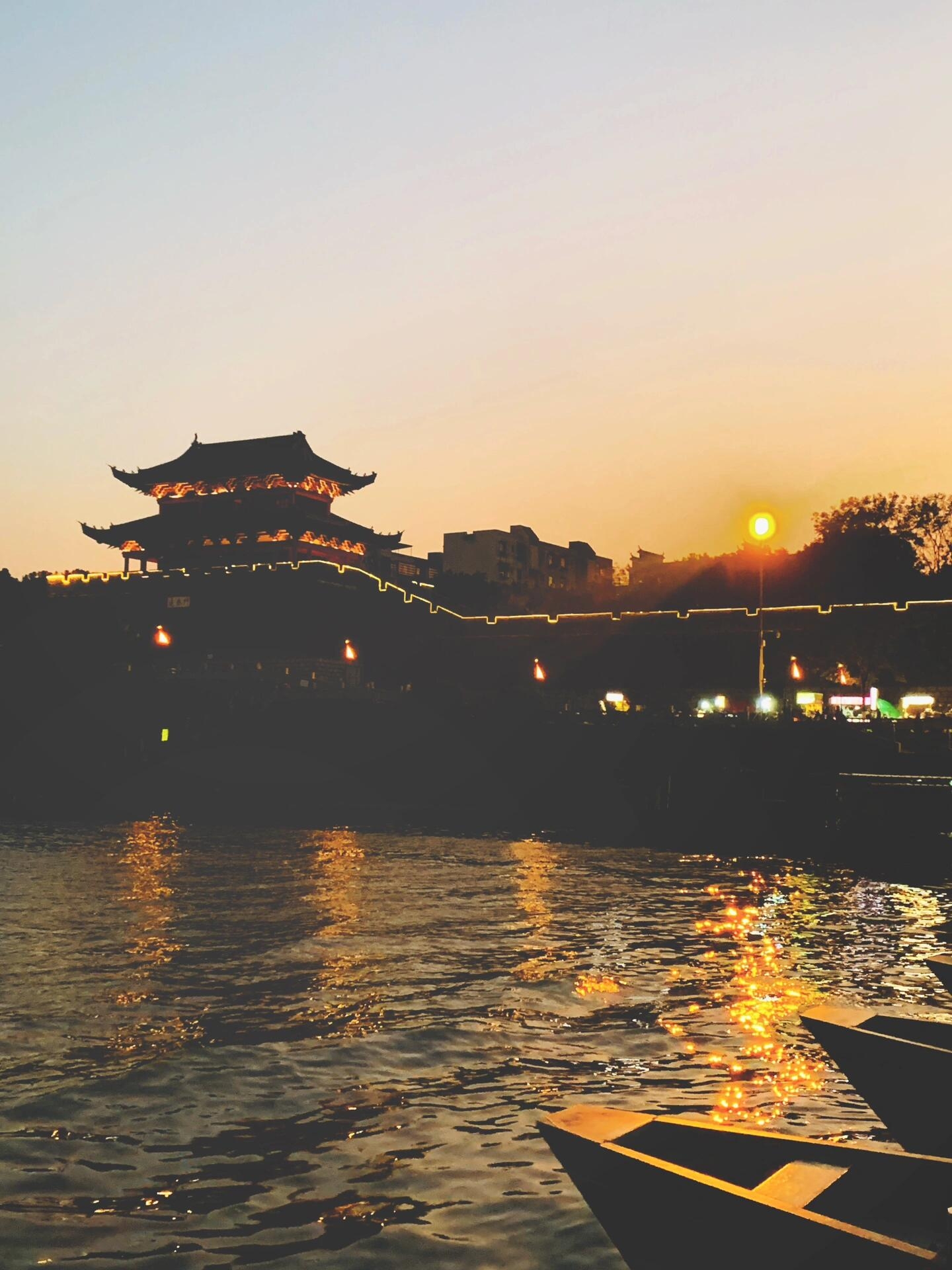 A scenic view of Ganzhou Yongzhenqiao