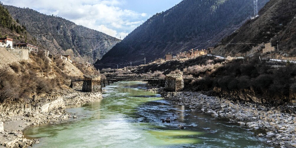 A scenic view of Ganzi Boriqiao