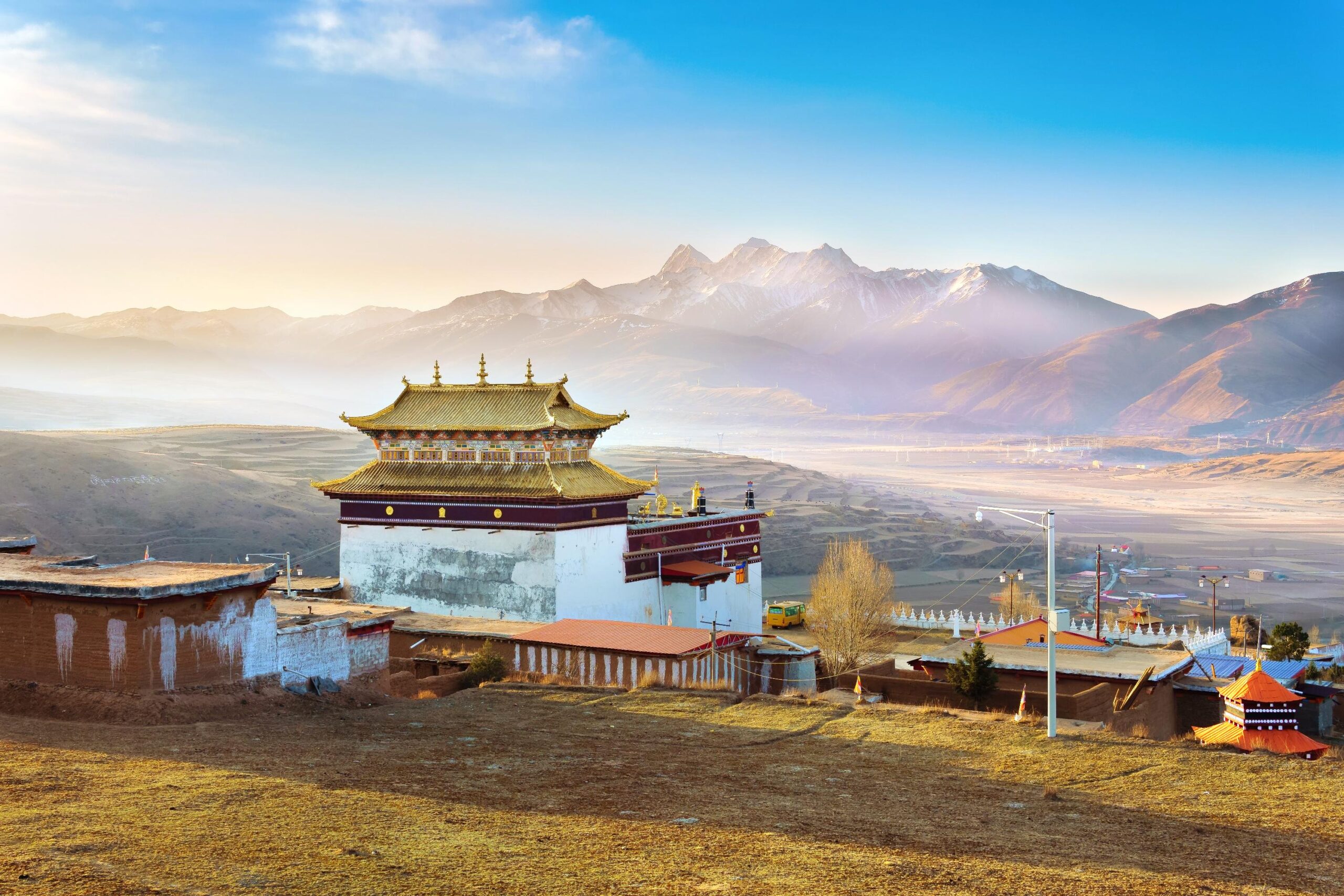 A scenic view of Ganzi Changqing Chunkeer Si