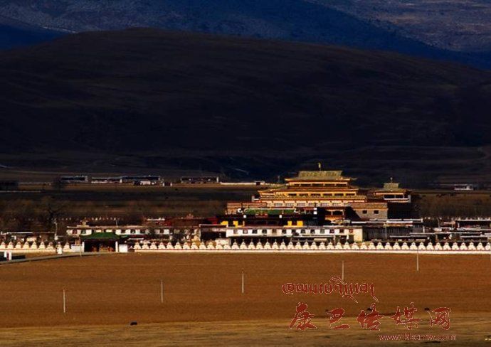 A scenic view of Ganzi Huiyuansi