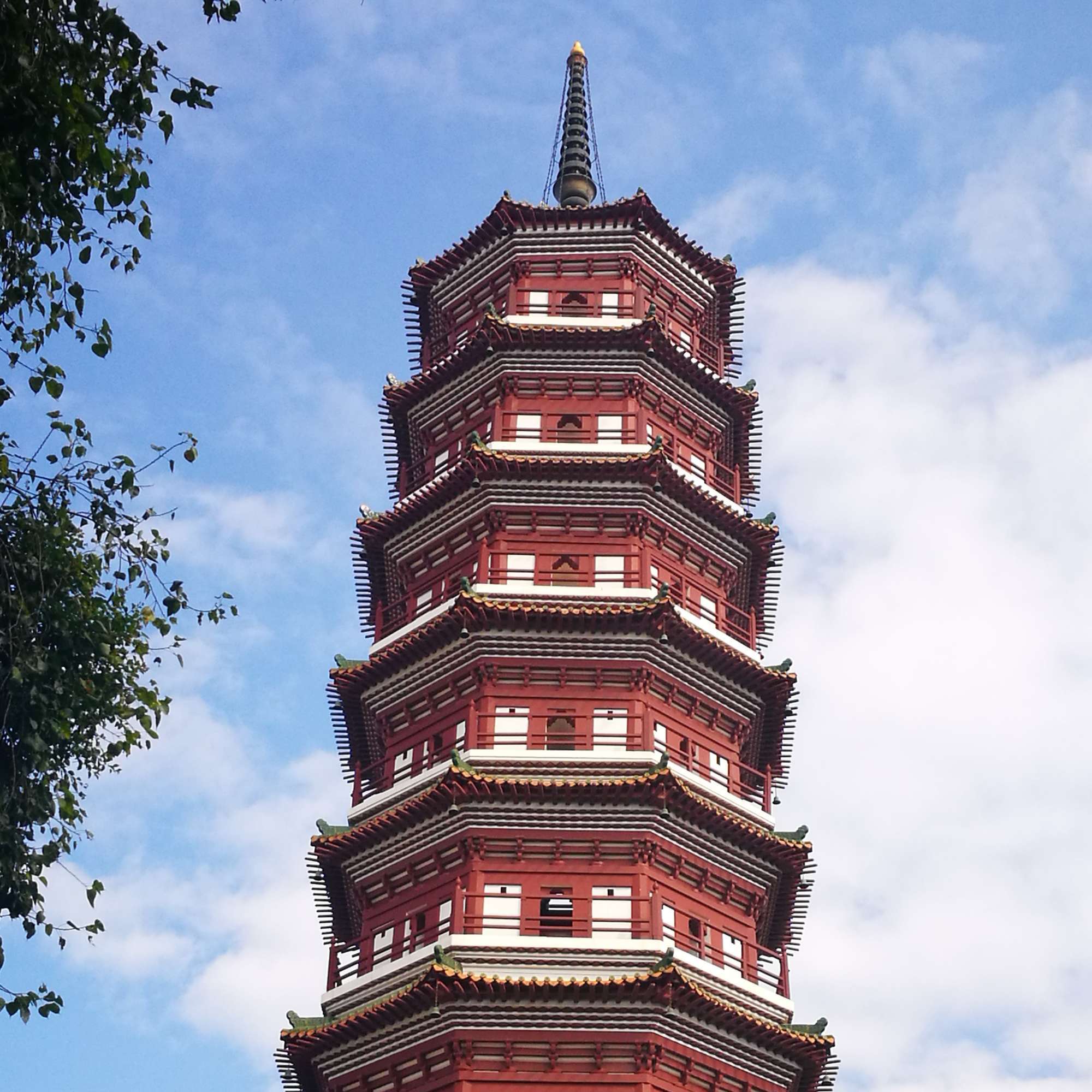 A scenic view of Guangzhou Liurongsi Ta