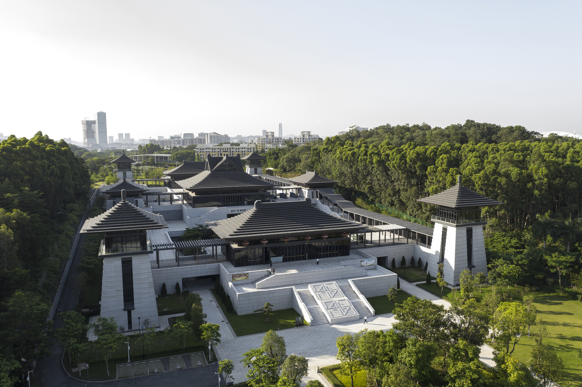A scenic view of Guangzhou Nanhan Erling