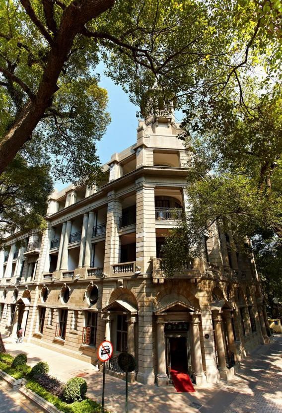 A scenic view of Guangzhou Shamian Jianzhuqun