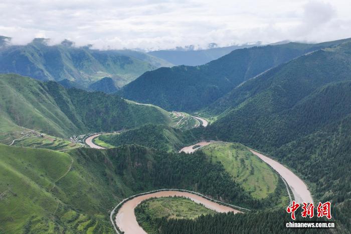 Unveiling Guoluo Hongjungou: A Unique Tibetan Experience in Qinghai’s Stunning Landscape