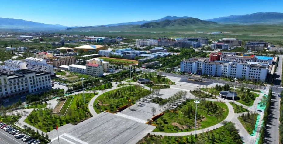 A scenic view of Haibei Diyi Hewuqi Yanzhi Jidi Jiuzhi