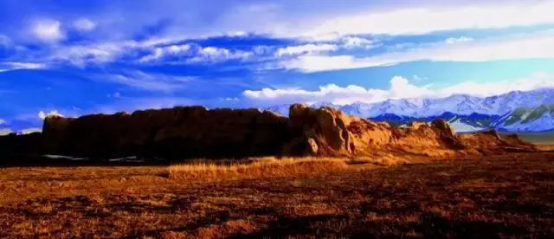 A scenic view of Hami Dahe Gucheng