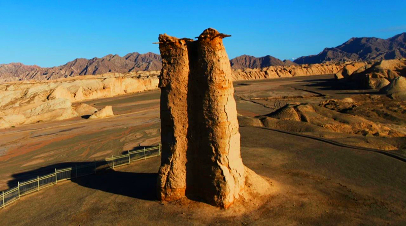 A scenic view of Hami Jingnei Fengsui Yizhi