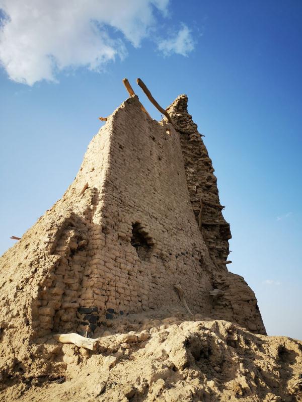 Hami Jingnei Fengsui Yizhi: A Comprehensive Travel Guide to Xinjiang’s Spiritual Heritage
