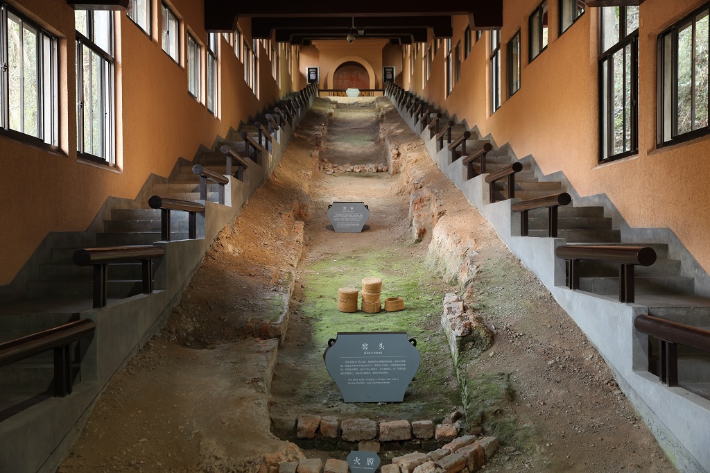 A scenic view of Hangzhou Jiaotanxia He Laohudong Yaozhi