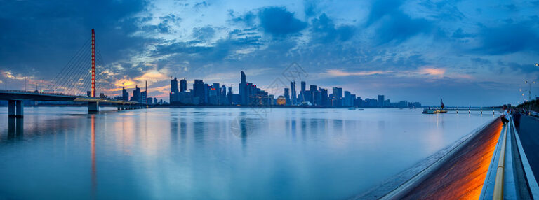 Exploring Hangzhou Qiantangjiang Daqiao: The Iconic Gateway to the Qiantang River