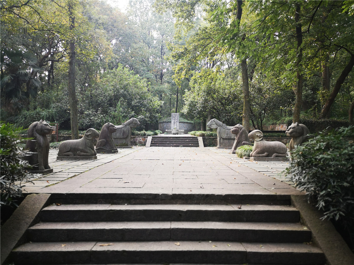 A scenic view of Hangzhou Yuqianmu