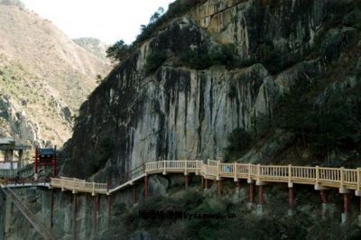 A scenic view of Hanzhong Lingyan Temple Cliff Carvings