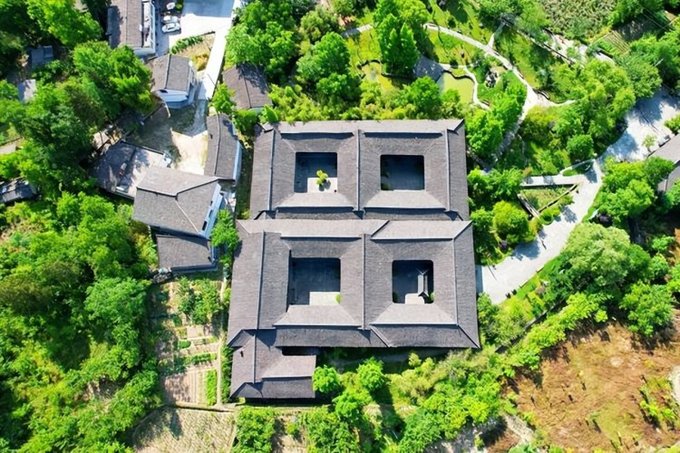 A scenic view of Hanzhong Qingmuchuan Old Street Buildings