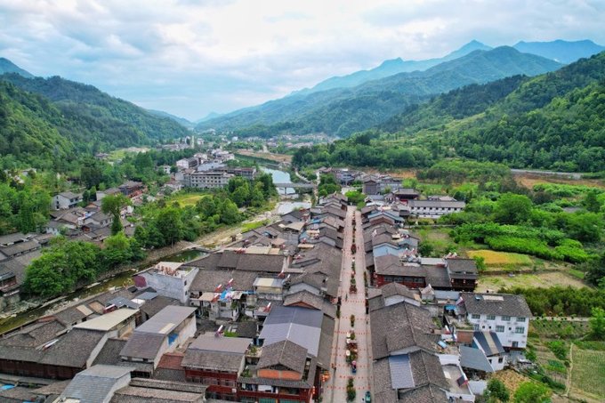 A scenic view of Hanzhong Qingmuchuan Old Street Buildings