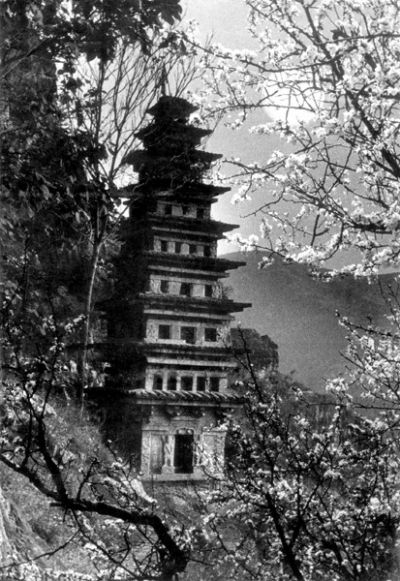 The Enchantment of Hebi Xuantiandongshita: A Hidden Gem in Henan’s Scenic Landscape