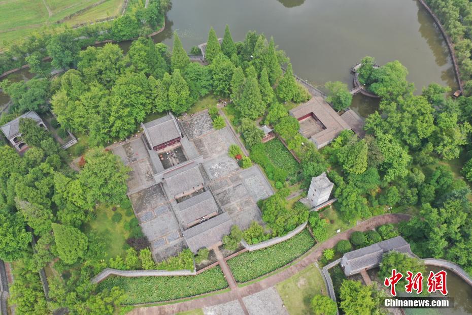 A scenic view of Hefei Liumingchuan Jiuju
