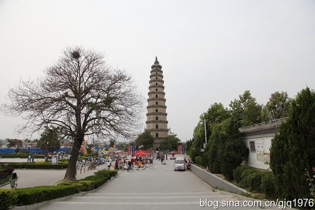 A scenic view of Hengshui Kaifu Temple Relic Pagoda