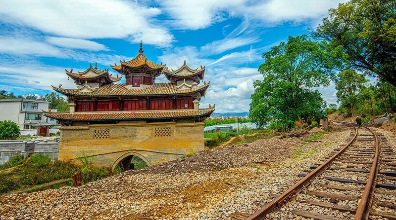 A scenic view of Honghe Huilan Qiaoge