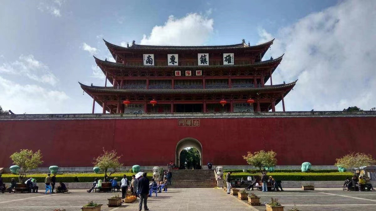 A scenic view of Honghe Jianshui Yuhuangge Ji Chongwenta