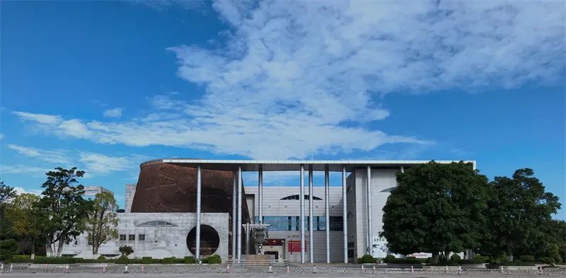 A scenic view of Honghe Jijie Huochezhan