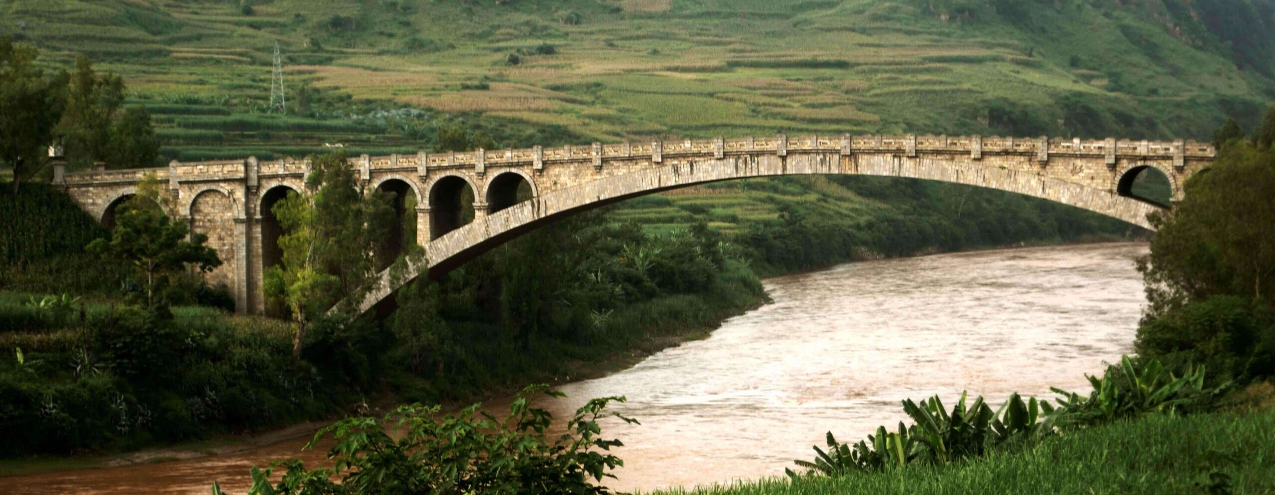 A scenic view of Honghe Kaiyuan Changhongqiao