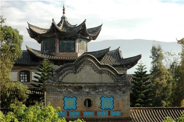 A scenic view of Honghe Qihelou