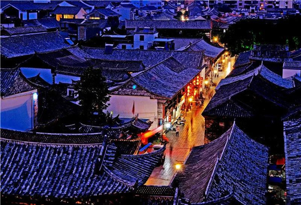 A scenic view of Honghe Qihelou