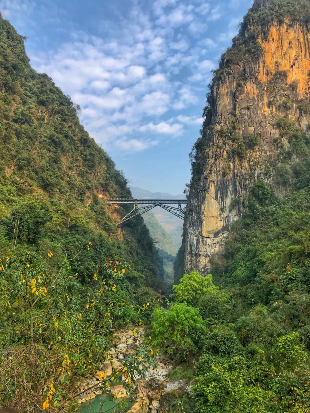 A scenic view of Honghe Wujiazhai Tieluqiao