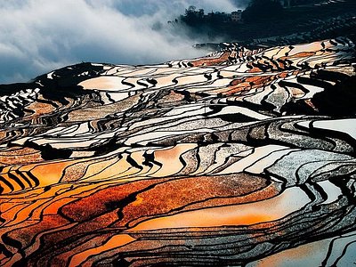A scenic view of Honghe Zhilinsi Dadian