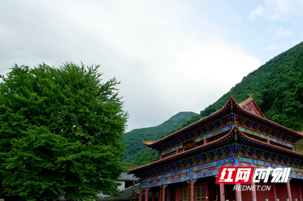 A scenic view of Huaihua Bingshuge Wenxingqiao