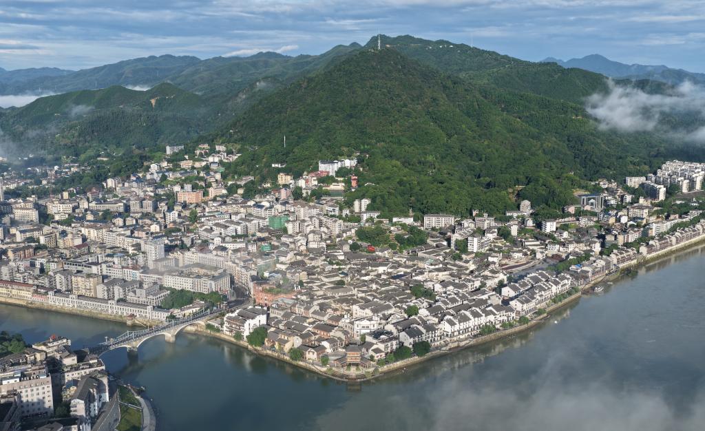A scenic view of Huaihua Hongjiang Gujianzhuqun