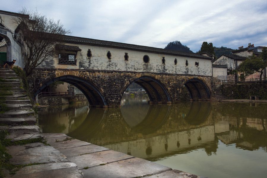 A scenic view of Huangshan Beian Langqiao