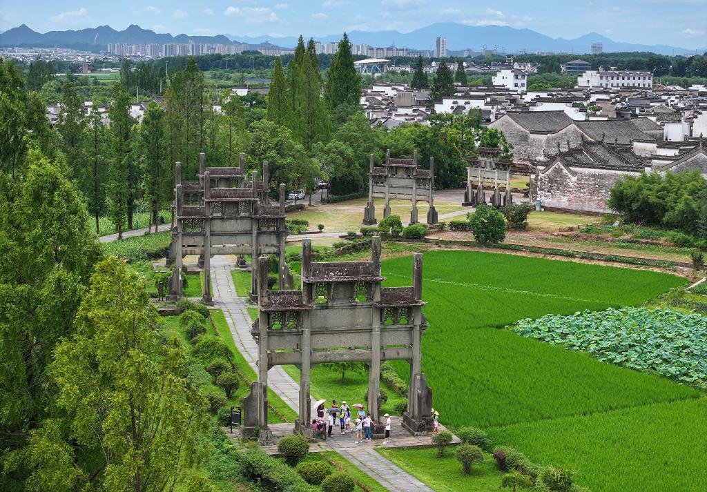 A scenic view of Huangshan Hongshi Zongci