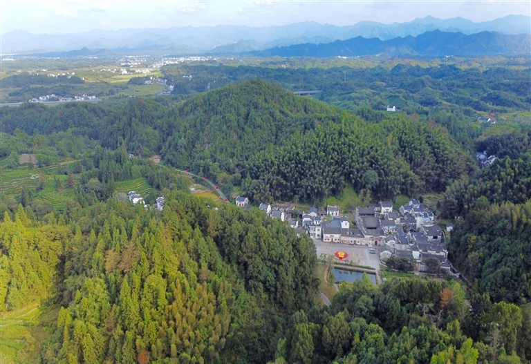 A scenic view of Huangshan Huangcun Jinshidi
