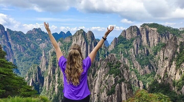 A scenic view of Huangshan Qiyunshan Shike
