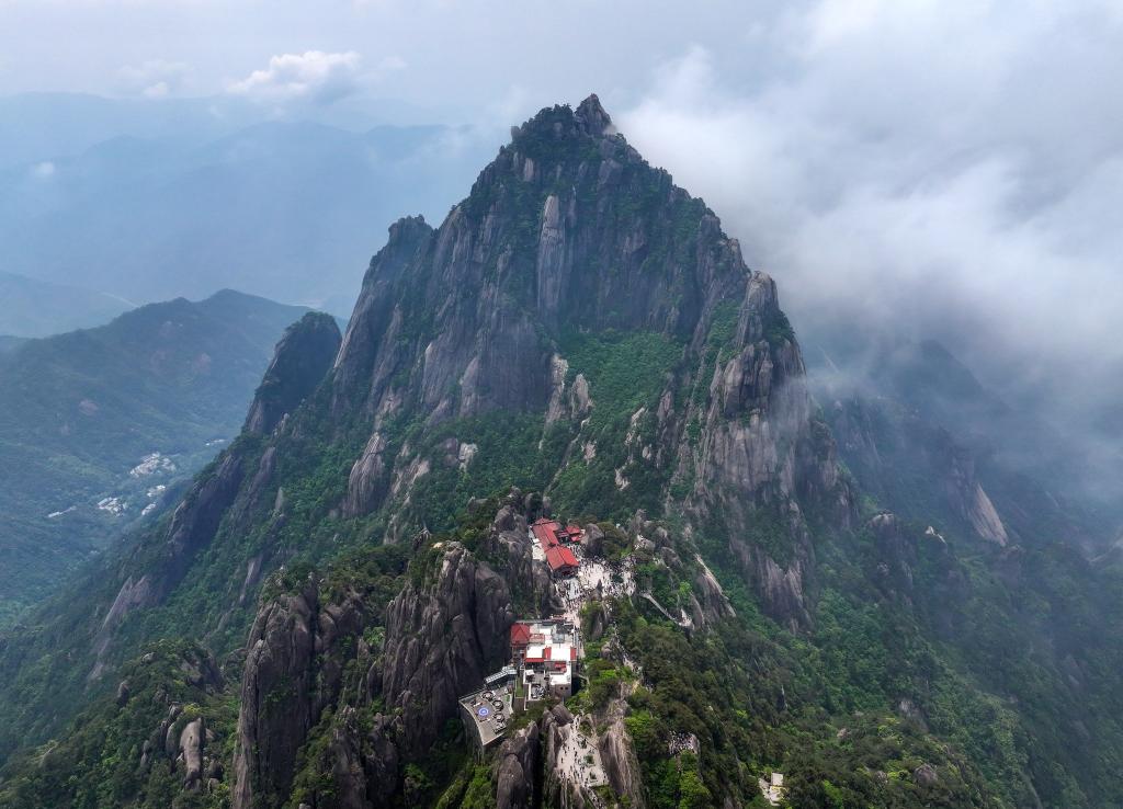 A scenic view of Huangshan Shexian Xushi Zongci