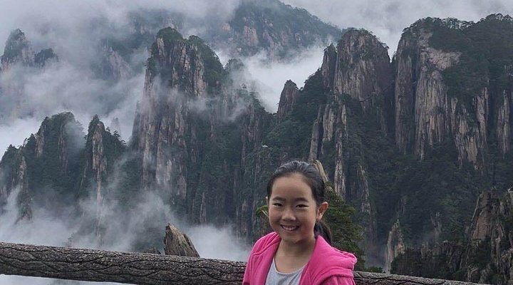 A scenic view of Huangshan Yuliangba